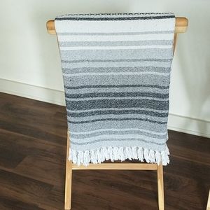Gray & White riding blanket/Navaho throw